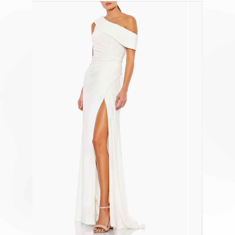 NWT Mac Duggal Ruched One-Shoulder Trumpet Gown size 12